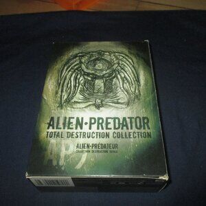 Alien - Predator AVP Total Destruction Collection (DVD, 2008, 8-Disc Set)